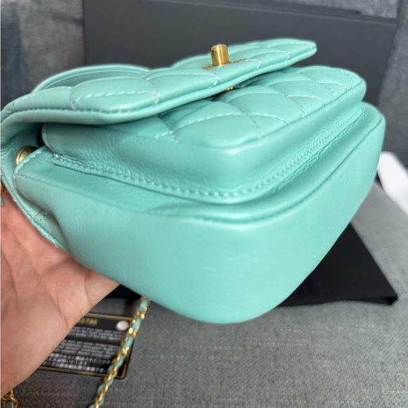 CHANEL CC flap bag pearly turquoise - Picture 7 of 10